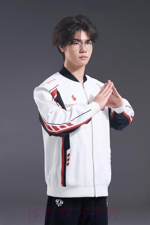 北京JDG定妆照：期待他们带着坚定信念，用实力迎接破晓曙光